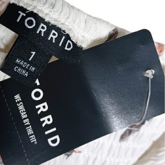 TORRID Feather Novelty Print Smocked Cold Shoulder Long Sleeve White Top 1X NWT - Picture 2 of 13